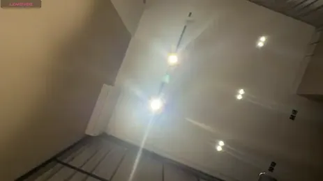 avroramey webcam model stream image