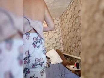 FameLara webcam model stream image
