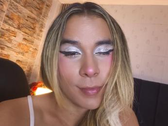 LeonBoom webcam model stream image