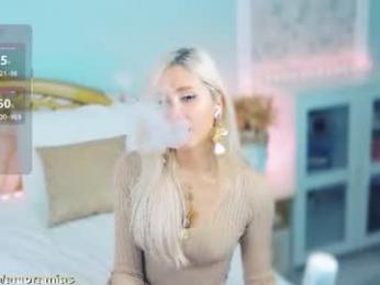 amoramias webcam model stream image