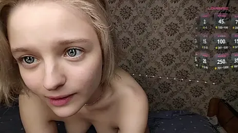 Smartemilia webcam stripchat model stream image