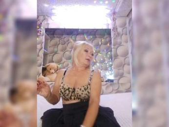 LizSage webcam model stream image