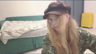 MickeyAnway webcam model stream image