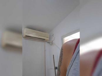 WildVixen webcam model stream image