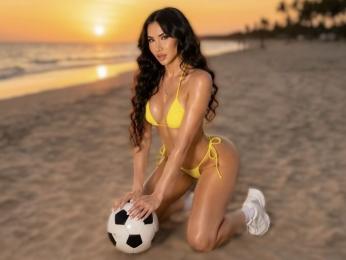 AnyaHills webcam model stream image