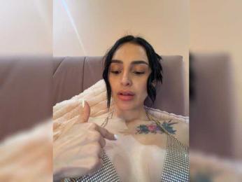 AprilRosse webcam model stream image