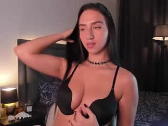r_a_v_e_n webcam model stream image