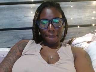 yoursecret1425 webcam model stream image