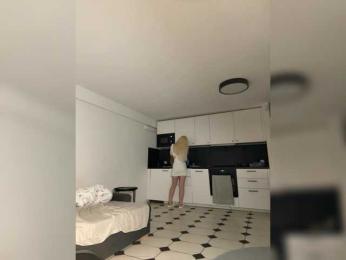 VladaMais webcam model stream image