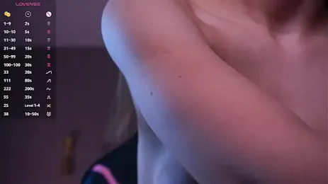 cheekie_breekie webcam stripchat model stream image