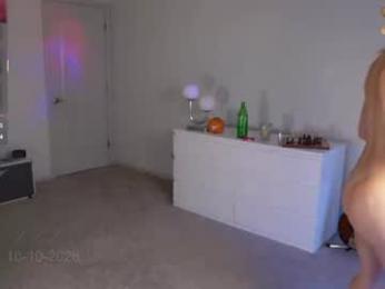 petitebrat webcam model stream image