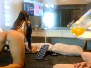 petitestrawberry18 webcam model stream image