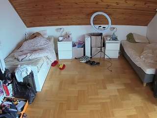 voyeurcam-julmodels-greybed-3 webcam model stream image