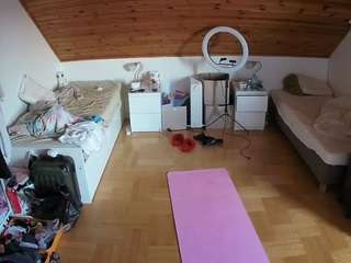 voyeurcam-julmodels-greybed-3 webcam model stream image