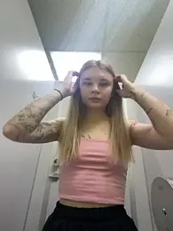 -MiaKitty webcam stripchat model stream image
