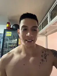 OliverWest04 webcam model stream image